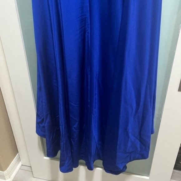 Royal Blue - Atelier Clarisse - Formal Gown Never Worn - Picture 6 of 10